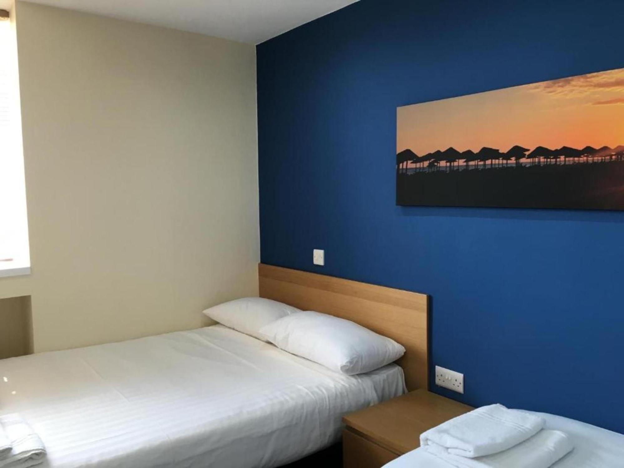 Oyo Wave Crest Hotel — Photos 1